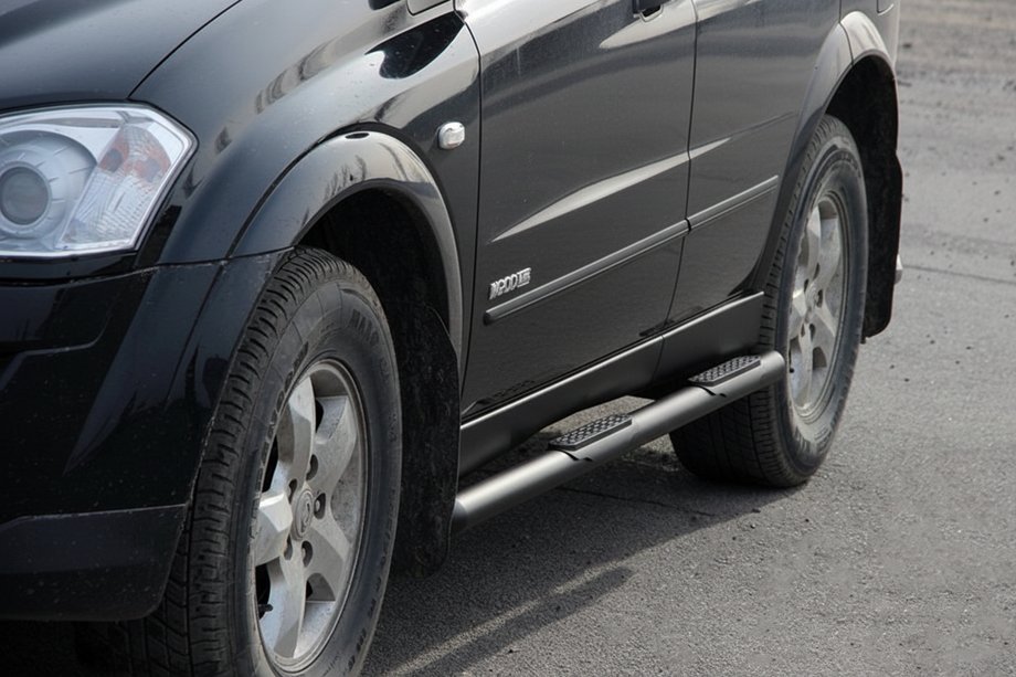 SsangYong Kyron 2005–2014 Zijbuizen BB002 Black (2 st., RVS) Image