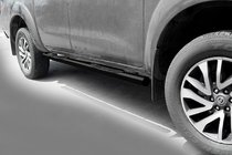 Nissan Navara/NP300 2016– Sidebars Black (2 st., RVS) foto 1