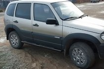 Chevrolet Niva 1998–2020 Zijbuizen Black (2 st., RVS) foto 3