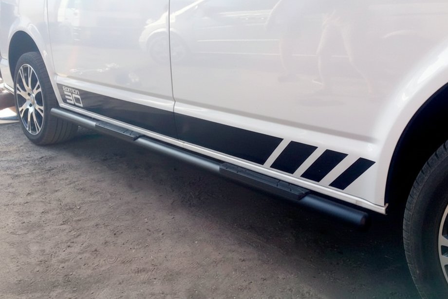 Volkswagen T5 2010–2015 Sidebars Black (2 st., RVS) 70 mm, korte wielbasis Foto 3