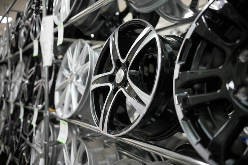 Welke velgen kies je voor je auto: gesmeed of gegoten?