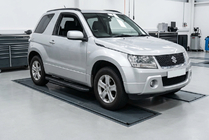 Suzuki Grand Vitara 2005–2017 Bosphorus Black side steps (2 st., aluminium) foto 1