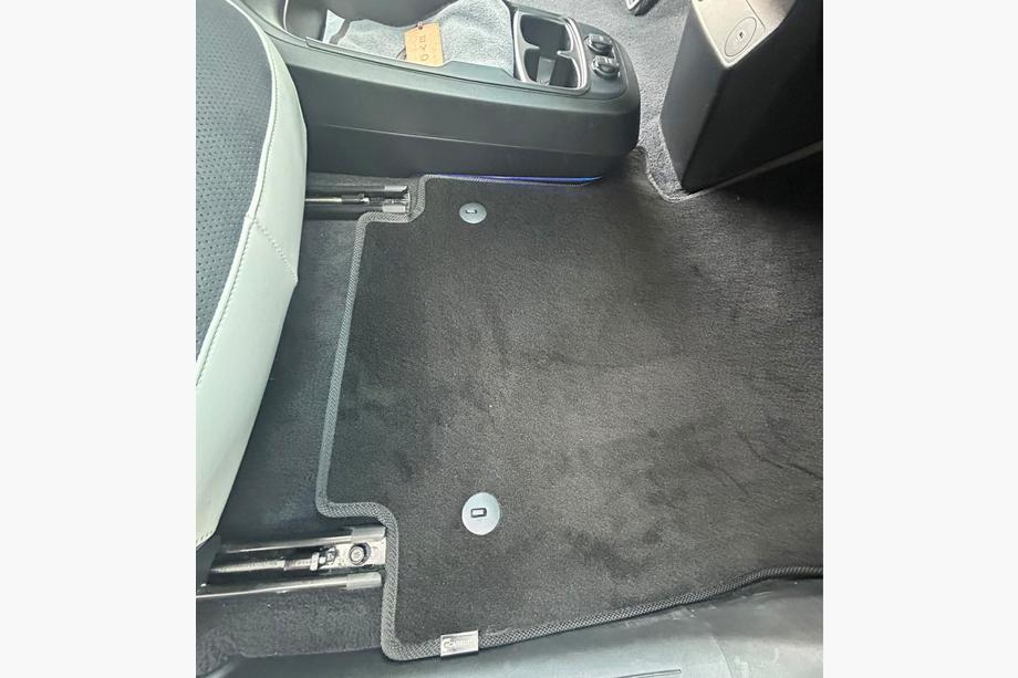Kia EV6 2021– Premium stoffen automatten (Zwart) Image