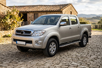 Toyota Hilux 2006–2015 Maydos V1 zijtreden (set 2 stuks, aluminium + RVS) foto 1