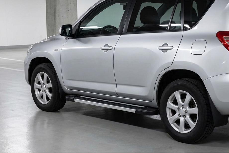 Toyota Rav 4 2006–2013 Zijtreden RedLine V1 (2 stuks, aluminium) Image