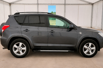 Toyota Rav 4 2006–2013 Side steps Line (2 stuks, aluminium) foto 2