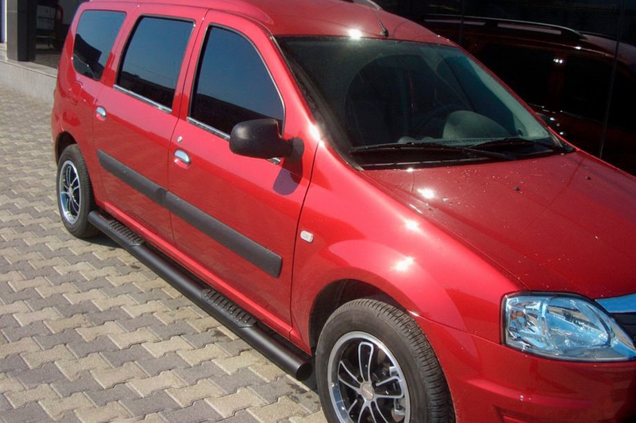 Lada Largus 2012– Sidebars Black (2 st., RVS) Image