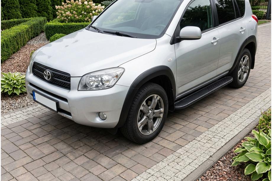 Toyota Rav 4 2006–2013 Bosphorus Black side steps (2 st., aluminium) Image