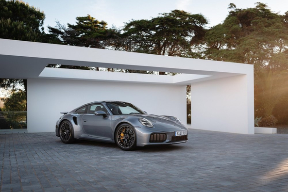 Review Porsche 911 Turbo S T-Hybrid: de krachtigste productie-911