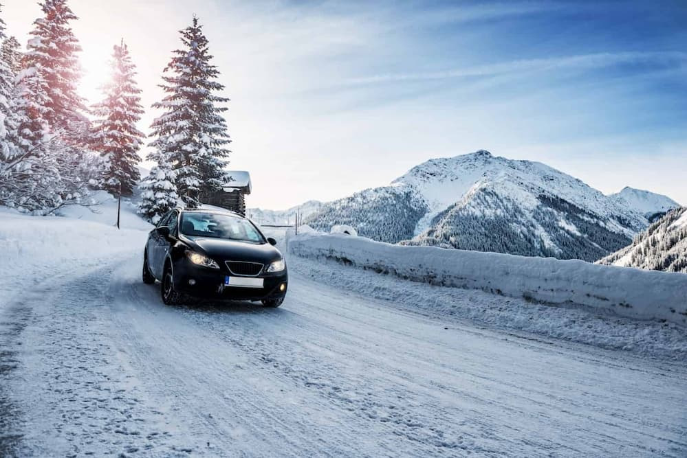 Zo maak je je auto klaar voor een winterrit in de bergen: veiligheidschecklist