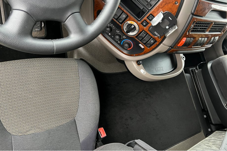 DAF XF105 2005–2013 Premium stoffen automatten (Zwart) Foto 4