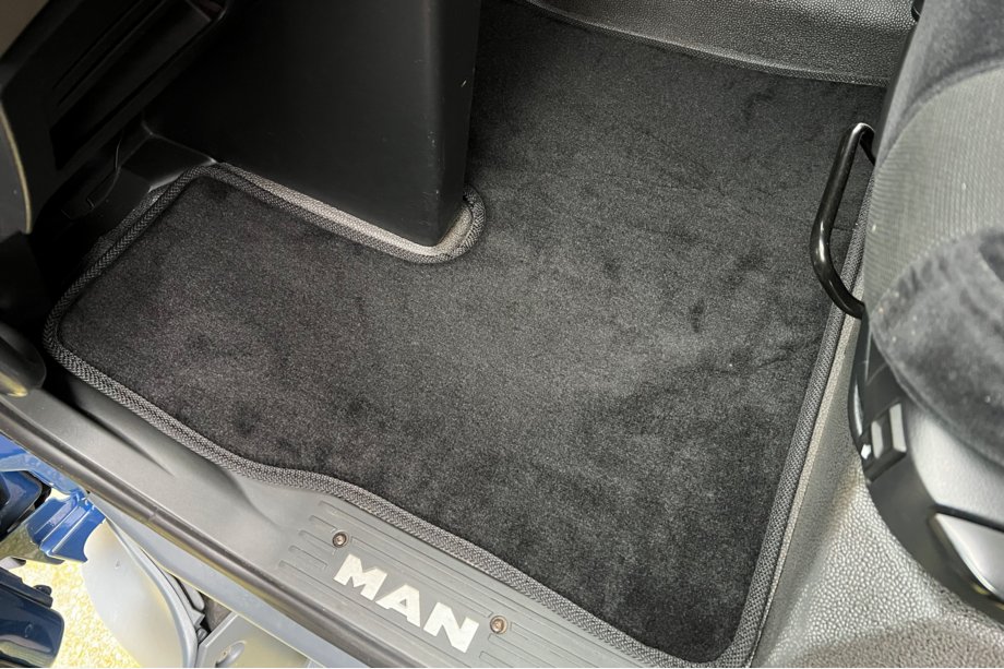 MAN TGX 2020– Premium stoffen automatten (Zwart) Image
