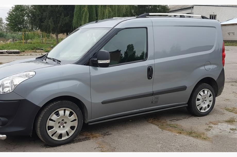 Fiat Doblo II 2010–2022 Sidebars Black (2 st., RVS) 70 mm, Maxi basis Foto 3