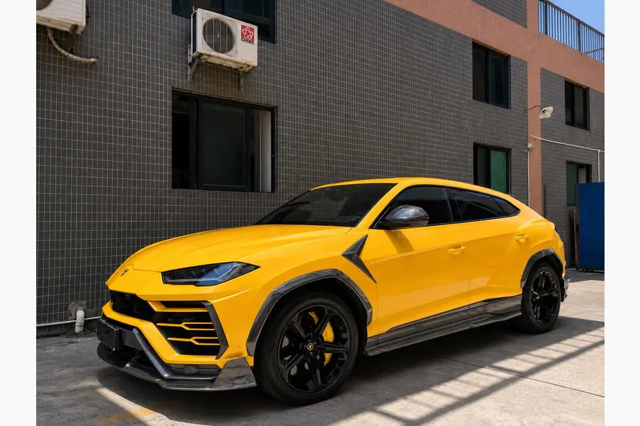 Lamborghini Urus 2018– MNSR Carbon bodykit set (voor 2018-2022) Foto 4