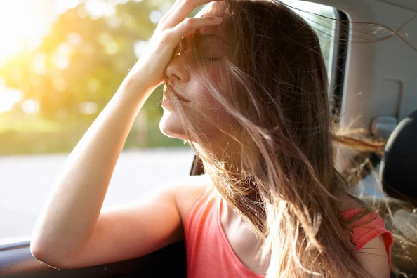 Waarom word je misselijk in de auto? Oorzaken en tips