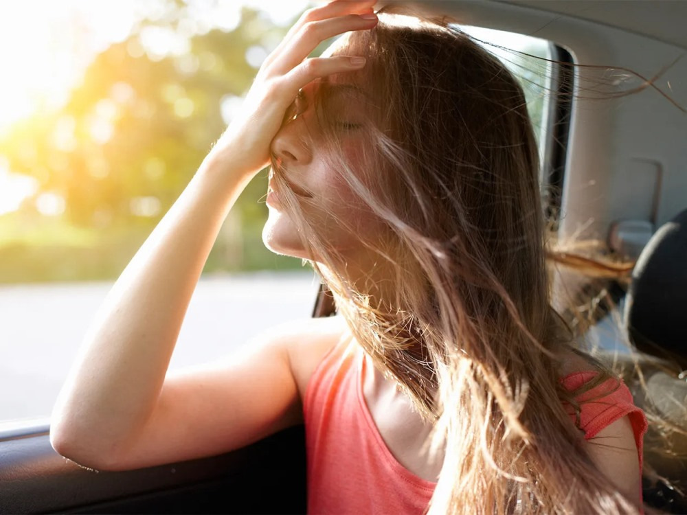 Waarom word je misselijk in de auto? Oorzaken en tips