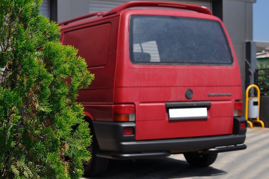 Volkswagen T4 Caravelle/Multivan 1990–2003 Achterhoekstukken AK003 Black (2 st., roestvrij staal) Foto 3