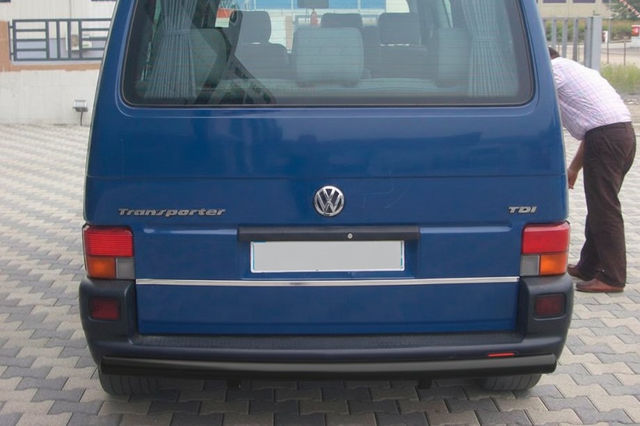 Volkswagen T4 Caravelle/Multivan 1990–2003 Achterbeschermbeugel AK002 Black (RVS) Foto 5