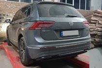 Volkswagen Tiguan 2016–2023 Achterbeschermbeugel AK001-2 Black (RVS) foto 2
