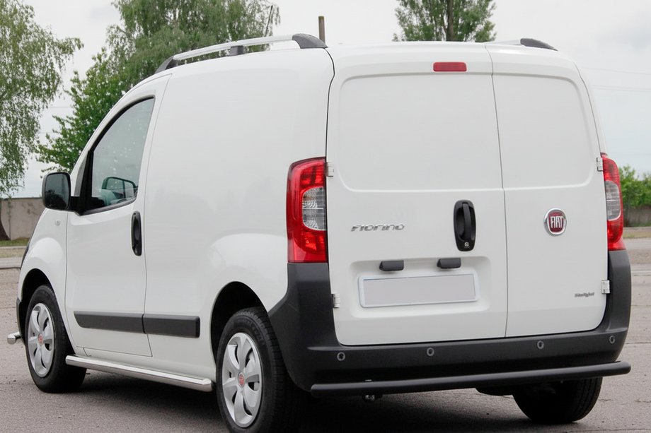Fiat Fiorino/Qubo 2008–2024 Achterbumperbeschermer Black (RVS) Image