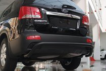 Kia Sorento II XM 2009–2014 Achterbeugel AK007 Black (RVS) foto 1