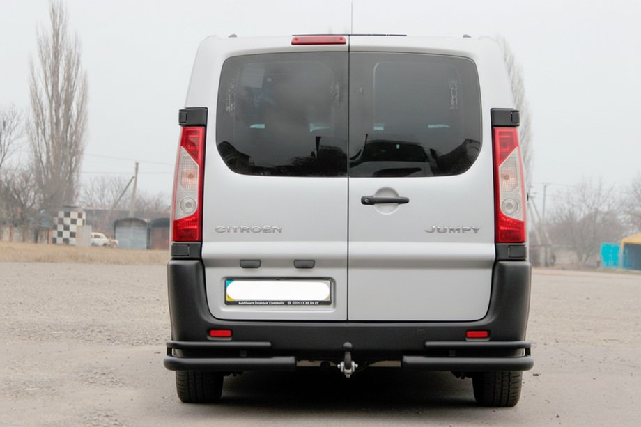Peugeot Expert 2007–2016 Achterhoekbeugels AK-003-Double Black (2 st., RVS) Foto 2