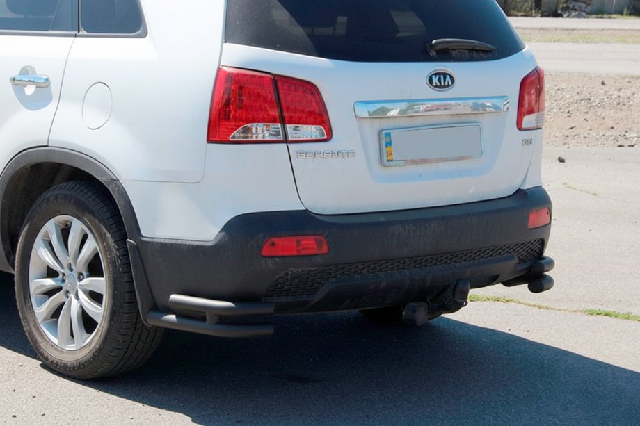 Kia Sorento II XM 2009–2014 Achterste dubbele hoekbeugels AK003-подвійний Black (RVS) Image