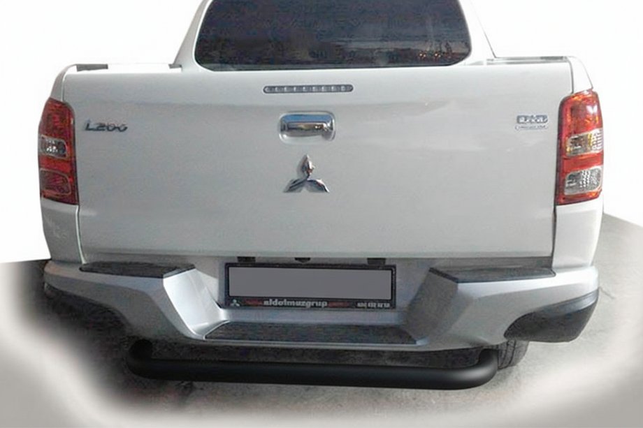 Mitsubishi L200 2015–2024 Achterbumperbeugel AK007 Black (RVS) Image
