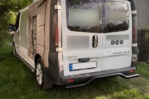 Renault Trafic 2001–2015 Achterbeschermbeugel AK006 Black (RVS) foto 2