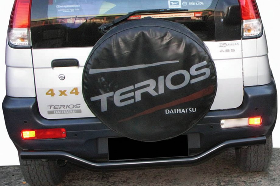 Daihatsu Terios 2003–2005 Achterbeugel AK007 Black (RVS) Image