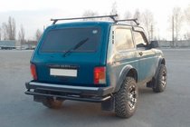 Lada Niva en Urban 1977– Achterbeschermbeugel AK002 dubbel Zwart foto 3