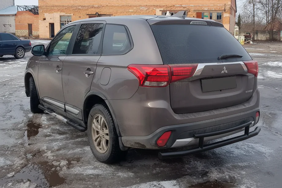 Mitsubishi Outlander 2012–2021 Achterbeugel AK004-2 Black (RVS) Image
