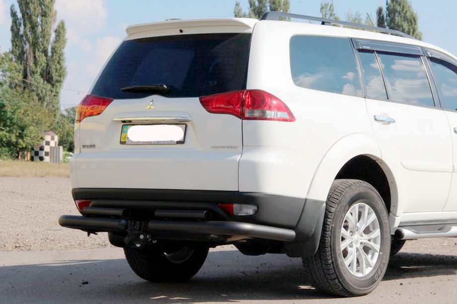 Mitsubishi Pajero Sport 2008–2015 Achterbumperbescherming AK003-Special Black (2 stuks, RVS) Image