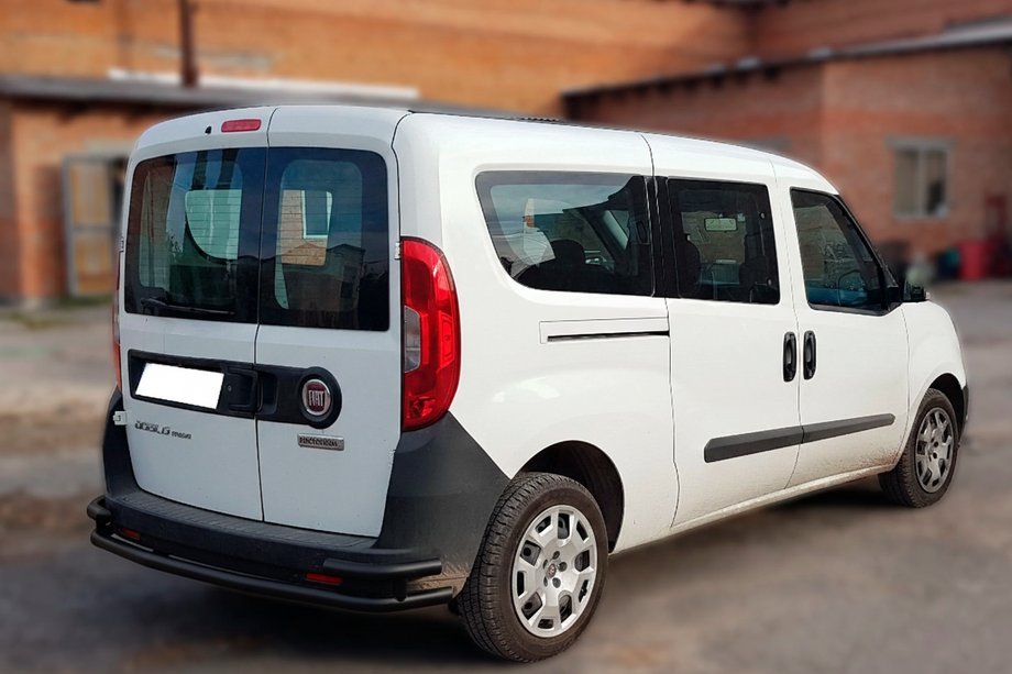 Fiat Doblo II 2010–2022 Achterrolbeugel AK005/2-Dubbel Black (RVS) Image
