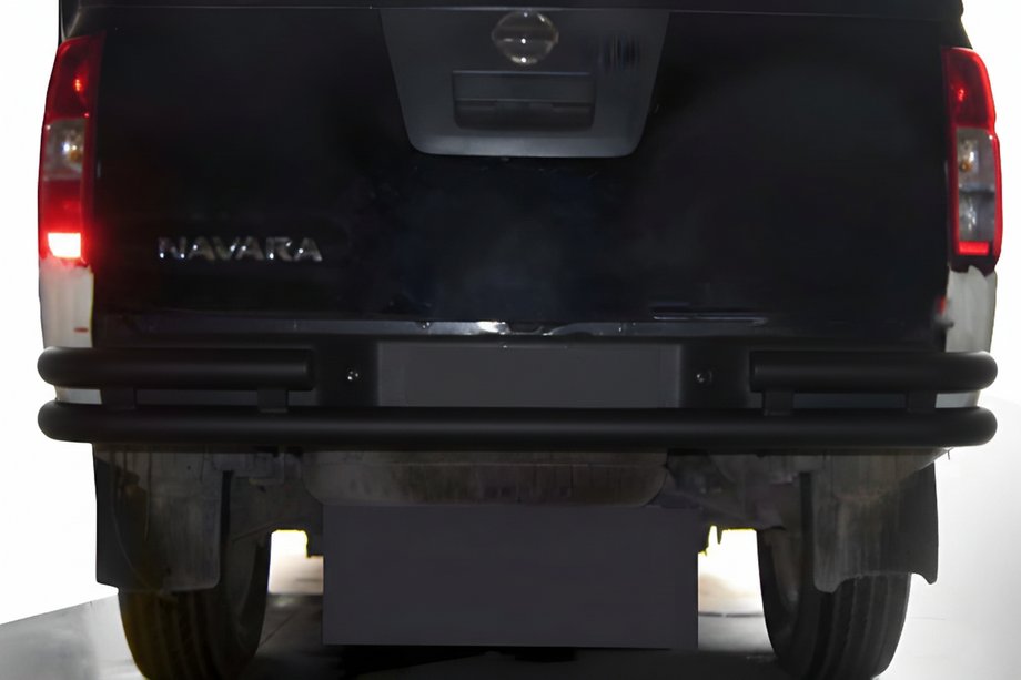 Nissan Navara 2006–2015 Achterbeschermbeugel AK005-3 Black (RVS) Image