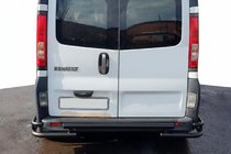 Opel Vivaro 2001–2015 Achterbeschermbeugel AK-Special Black (RVS) foto 1