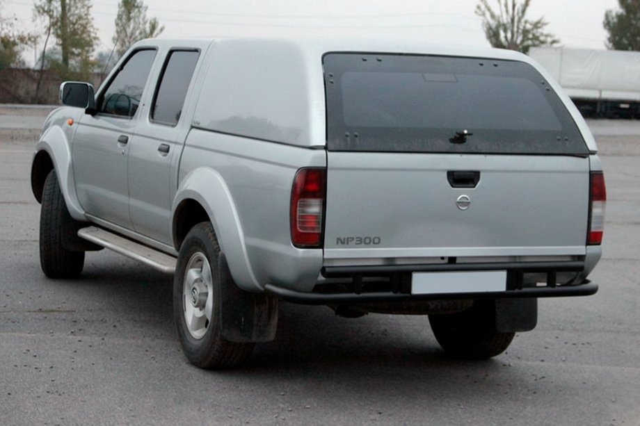 Nissan NP300 1999–2015 Achterbeschermbeugel AK004 Black (RVS) Image