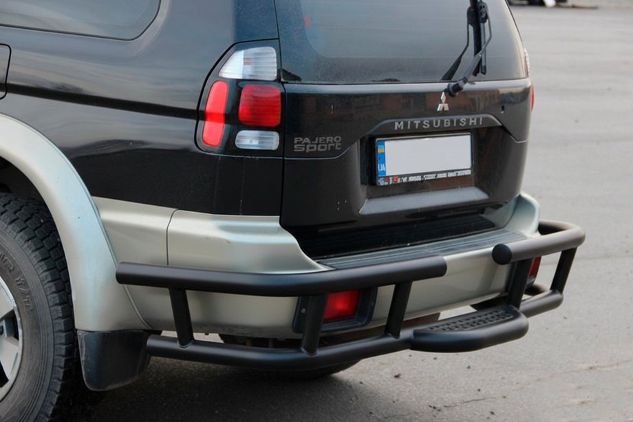 Mitsubishi Pajero Sport 1996–2007 Achterbeschermbeugel AK-Special Black (RVS) Image