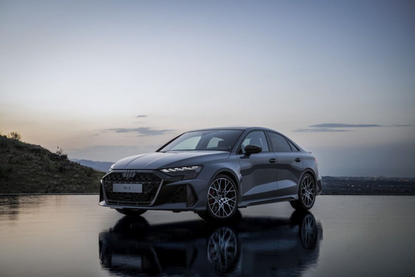 Review Audi RS3 Sedan: compacte hot sedan met legendarische vijfcilinder Foto 4