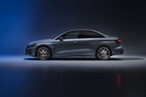 Review Audi RS3 Sedan: compacte hot sedan met legendarische vijfcilinder Foto 2