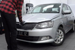 Skoda Fabia: motorkap openen? Stapsgewijze handleiding foto 1
