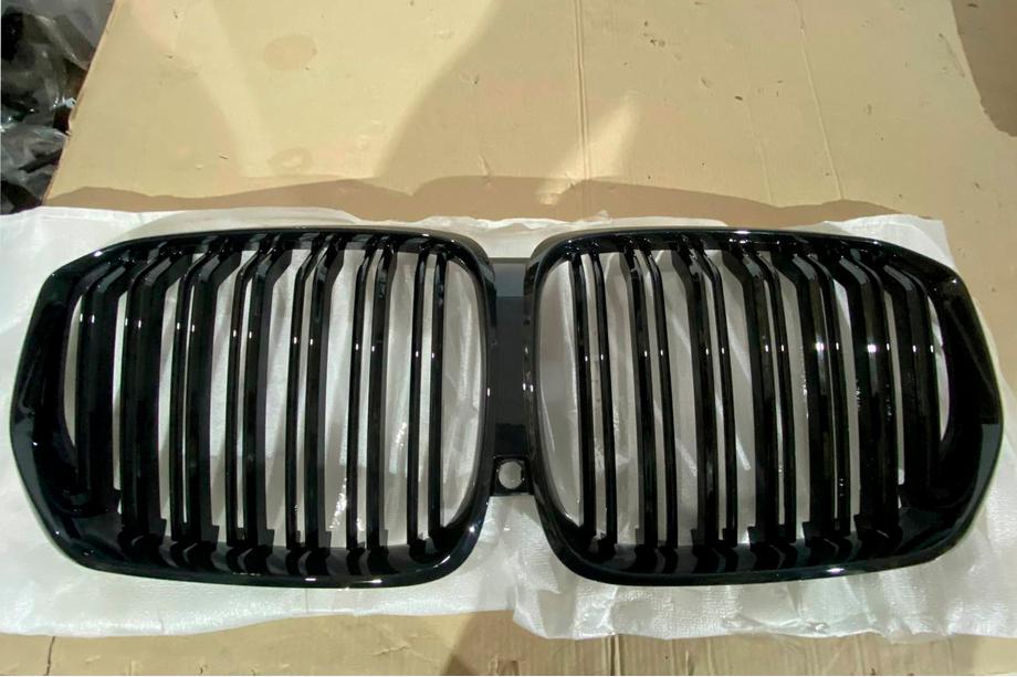 BMW X5 G05 2019–2026 Afgeprijsd Niergrille M-Look (2018-2022, hoogglans zwart) Foto 2