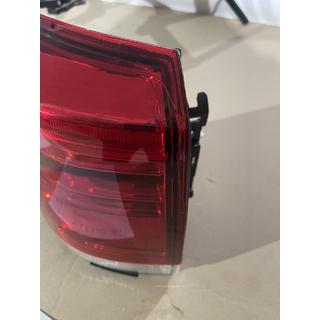 B-keuze Achterlichten 2016-2021 (OEM-standaard) Linker achterlicht buiten (op spatbord) (gebarsten) Toyota Land Cruiser 200 2007–2021 foto 2
