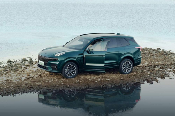 Review van de krachtige premium-crossover Lynk & Co 09