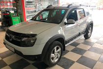 Dacia Duster 2008–2018 Wielkastverbreders met sierlijsten EuroCap (12 st., glad, matzwart, ABS) foto 9