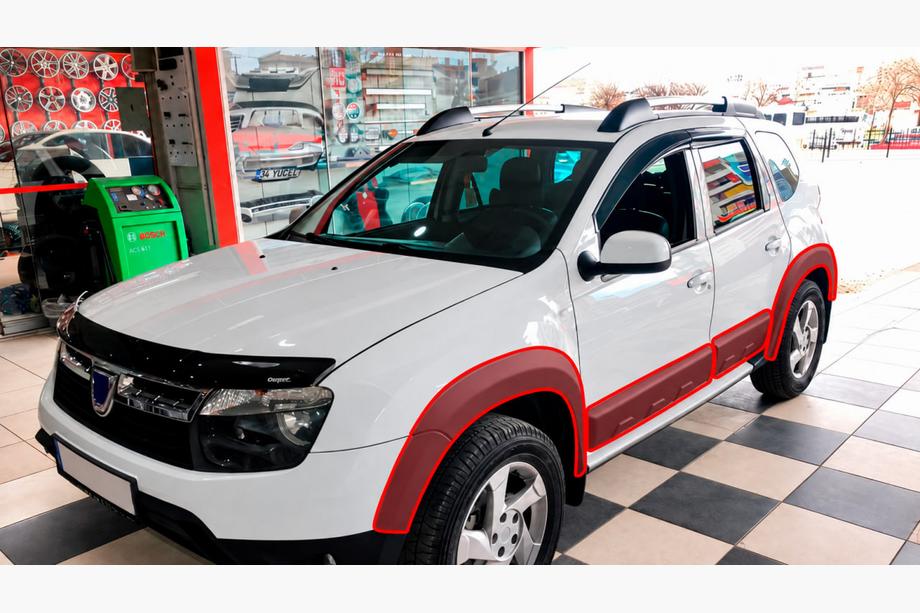 Dacia Duster 2008–2018 Wielkastverbreders met sierlijsten EuroCap (12 st., glad, matzwart, ABS) Image