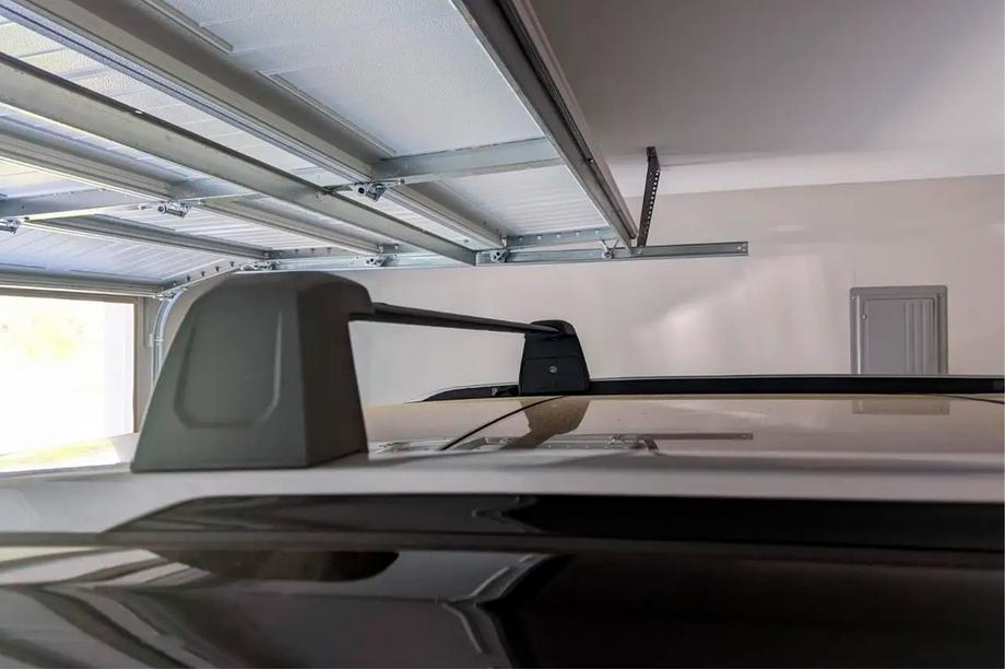 Jeep Grand Cherokee WL 2021– Dakdragers (dwarsbalken) voor geïntegreerde dakrails OEM (2 stuks) Zwart Foto 4
