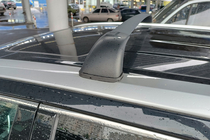 Toyota Highlander 2013–2019 Dakdragers (dwarsbalken) voor geïntegreerde dakrails OEM (2 stuks) Zwart foto 8