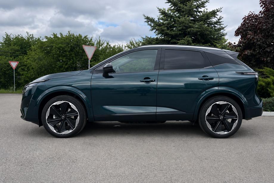 Nissan Qashqai 2021– Geïntegreerde grijze OEM dakrails (aluminium) Foto 1