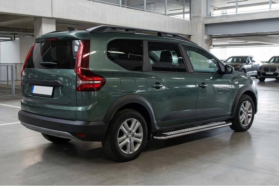 Dacia Jogger 2022– Maydos V2 side steps (set 2 st., aluminium/RVS) Foto 1